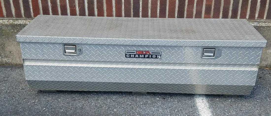 Delta Champion Truck Tool Box (1 of 2)