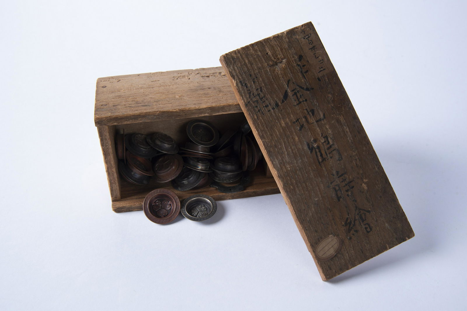 Chinese Gaming Counters in Box (1 of 4)