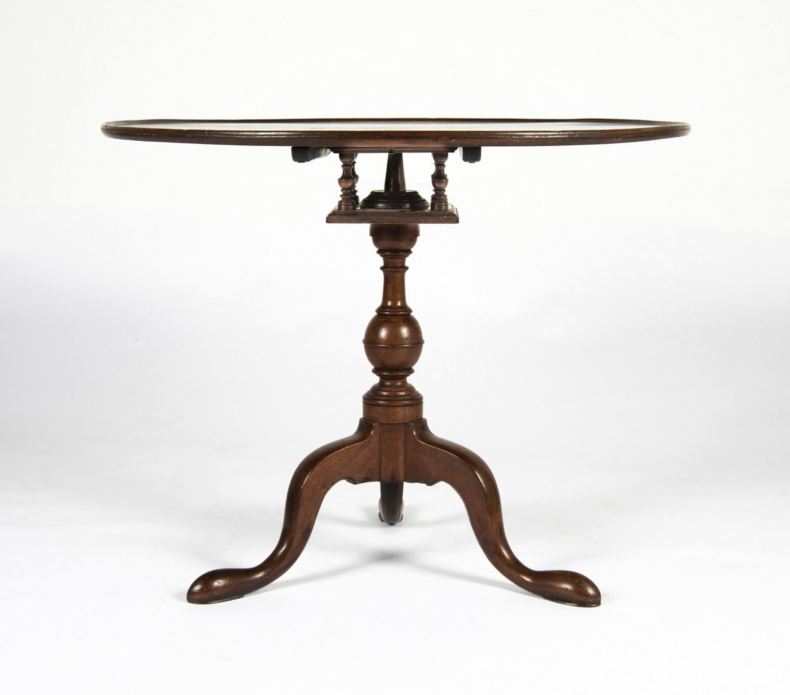 Queen Anne Tea Table (1 of 7)