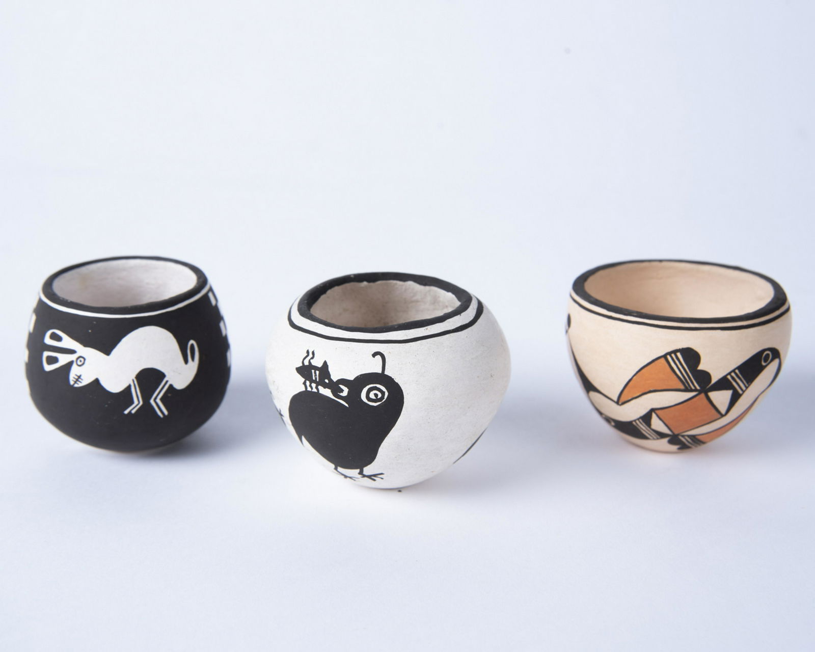 3 Native American Finger Pots (1 of 2)