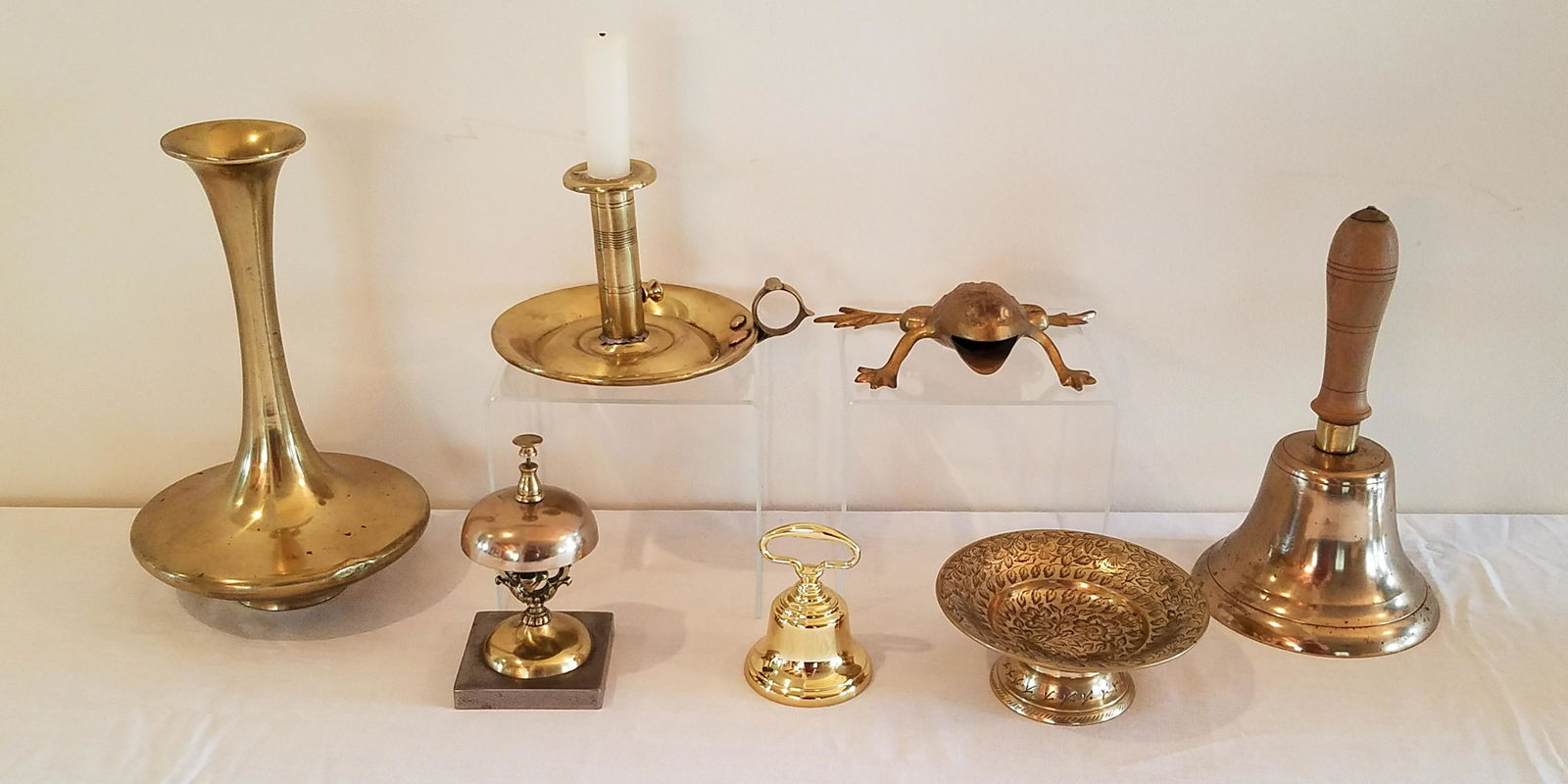 7 Pcs Brass incl. Bells, Vase and Frog (1 of 4)