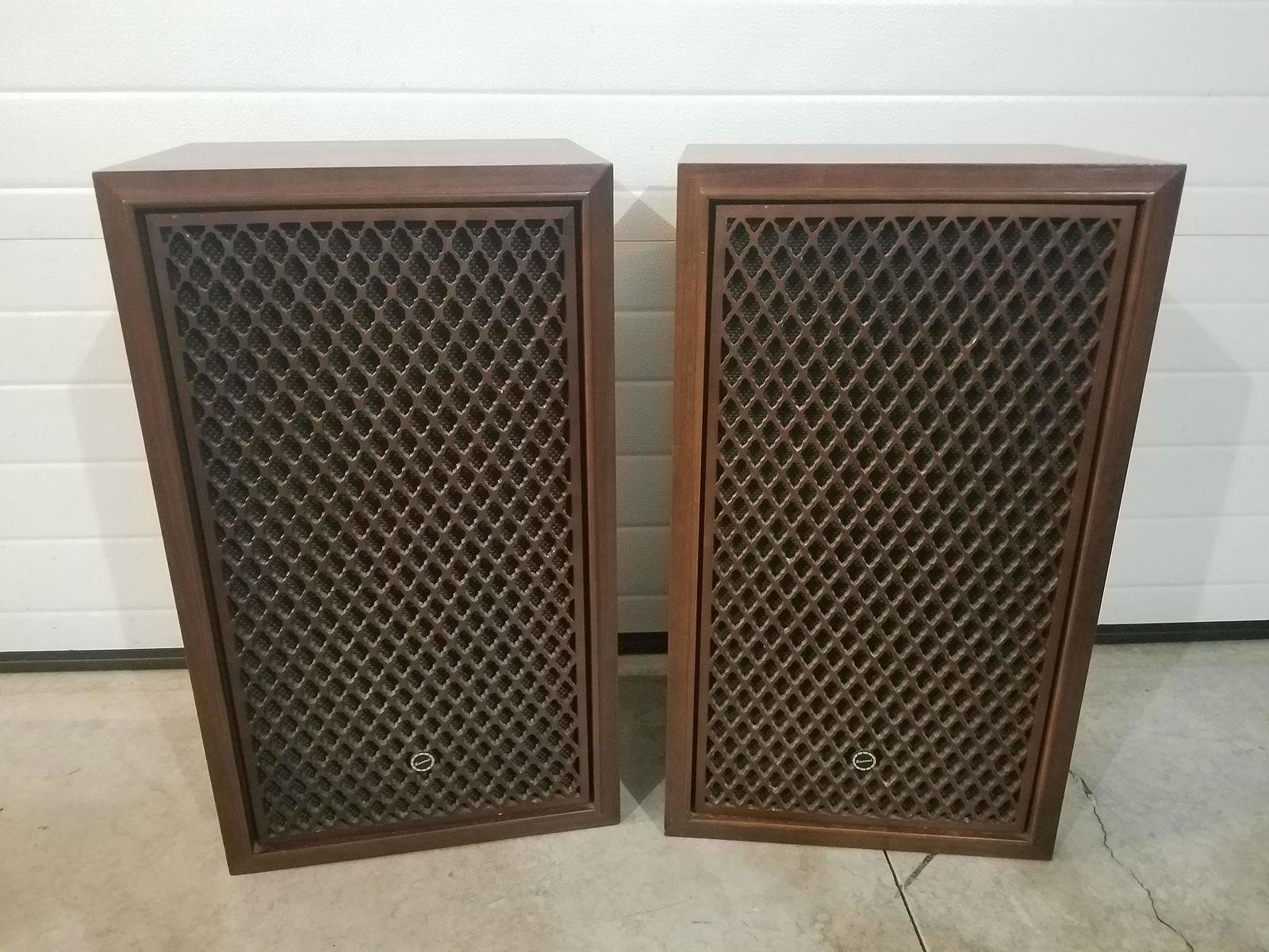 Sansui SP-200 Speakers (1 of 2)