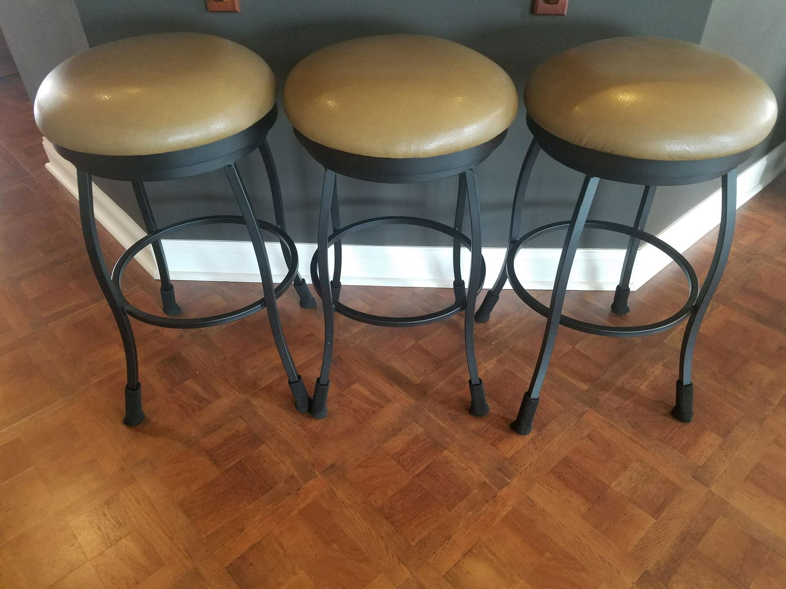 3 Bar Stools (1 of 1)