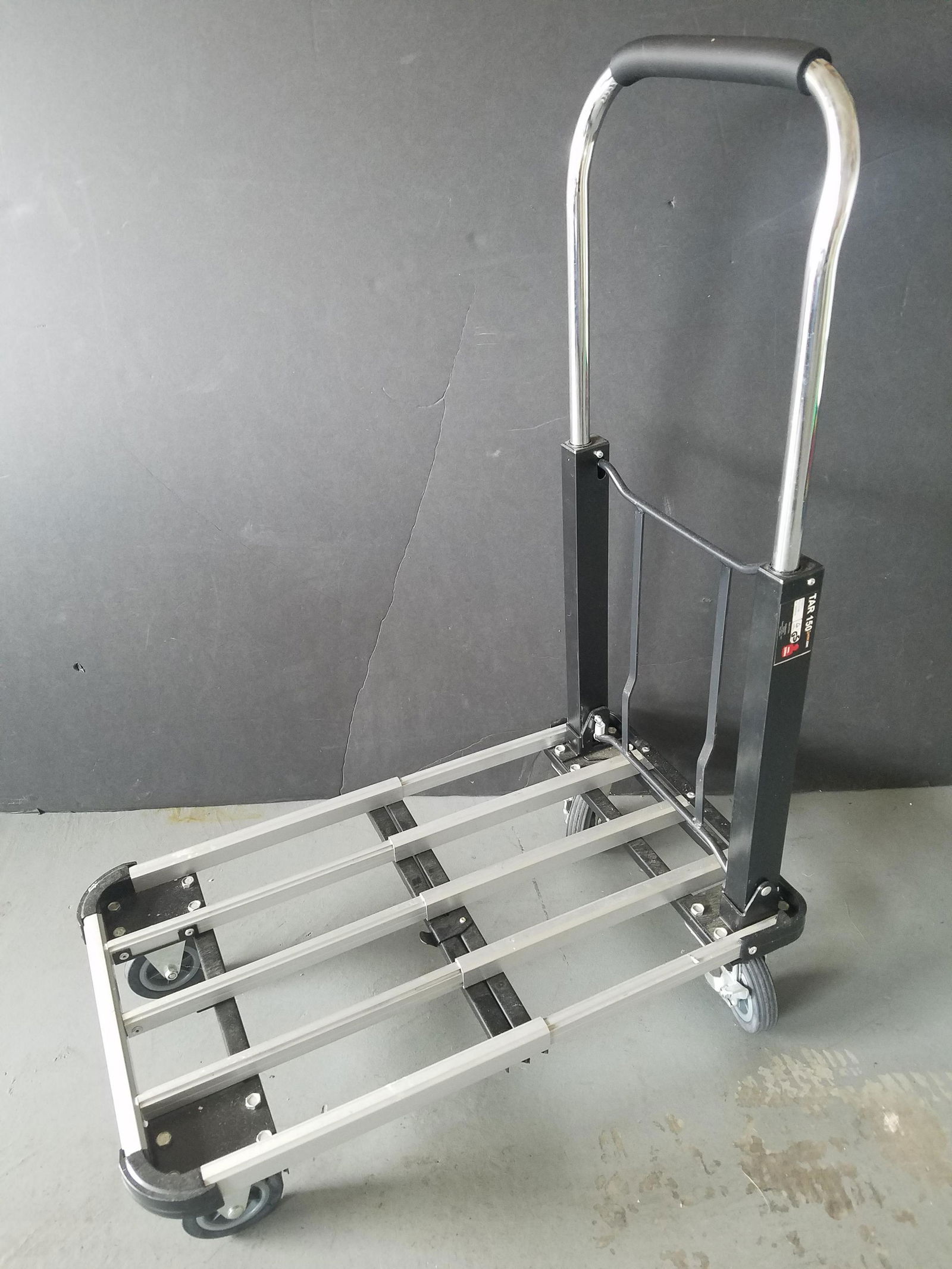 Workzone TAR 150 Folding Cart (1 of 2)