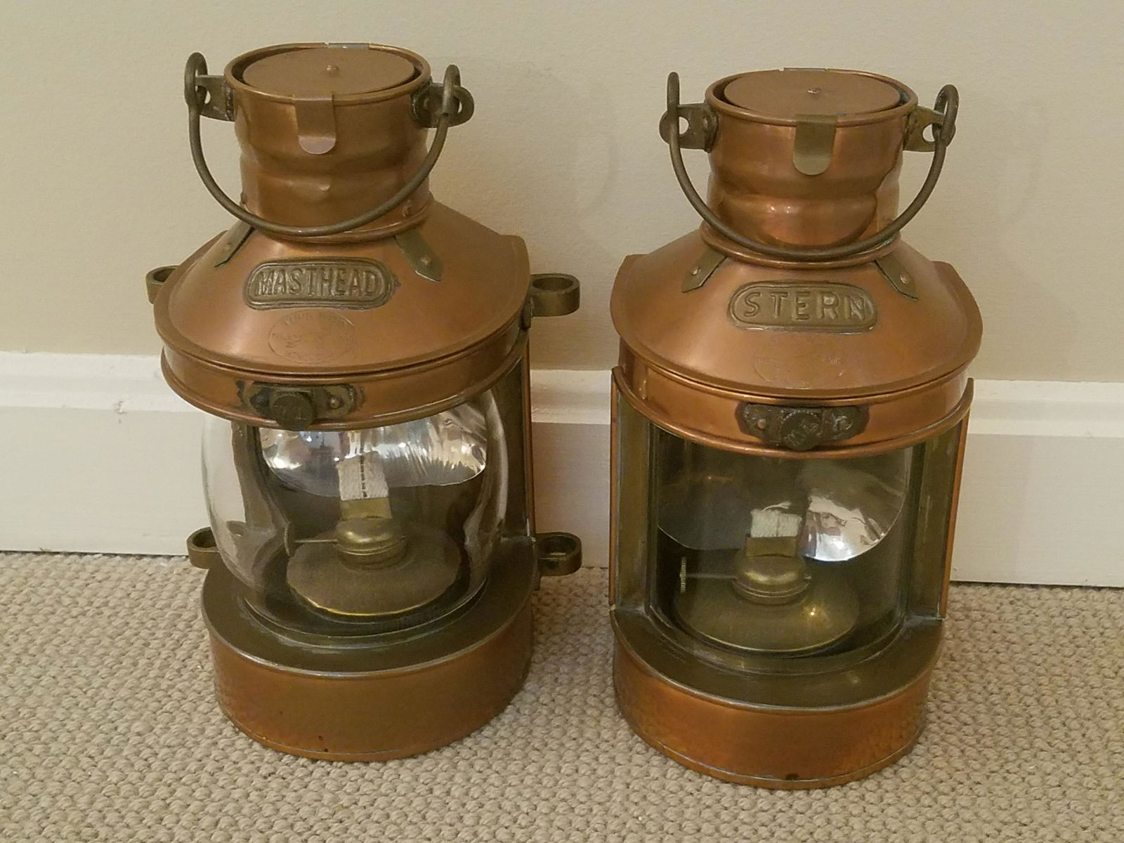 Pair of Ship's Brass Nautical Running lamps (1 of 2)