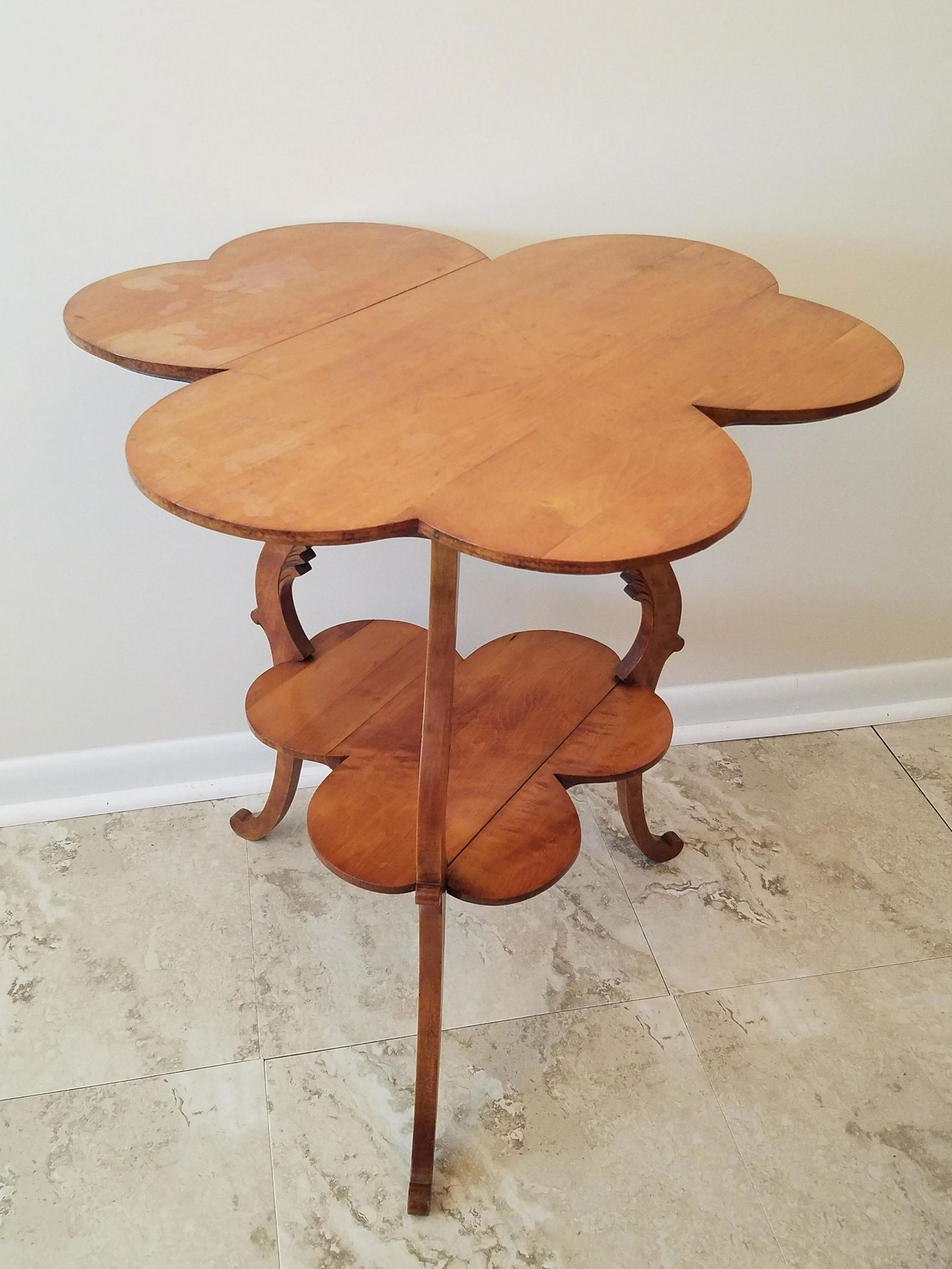 Cloverleaf Table (1 of 2)