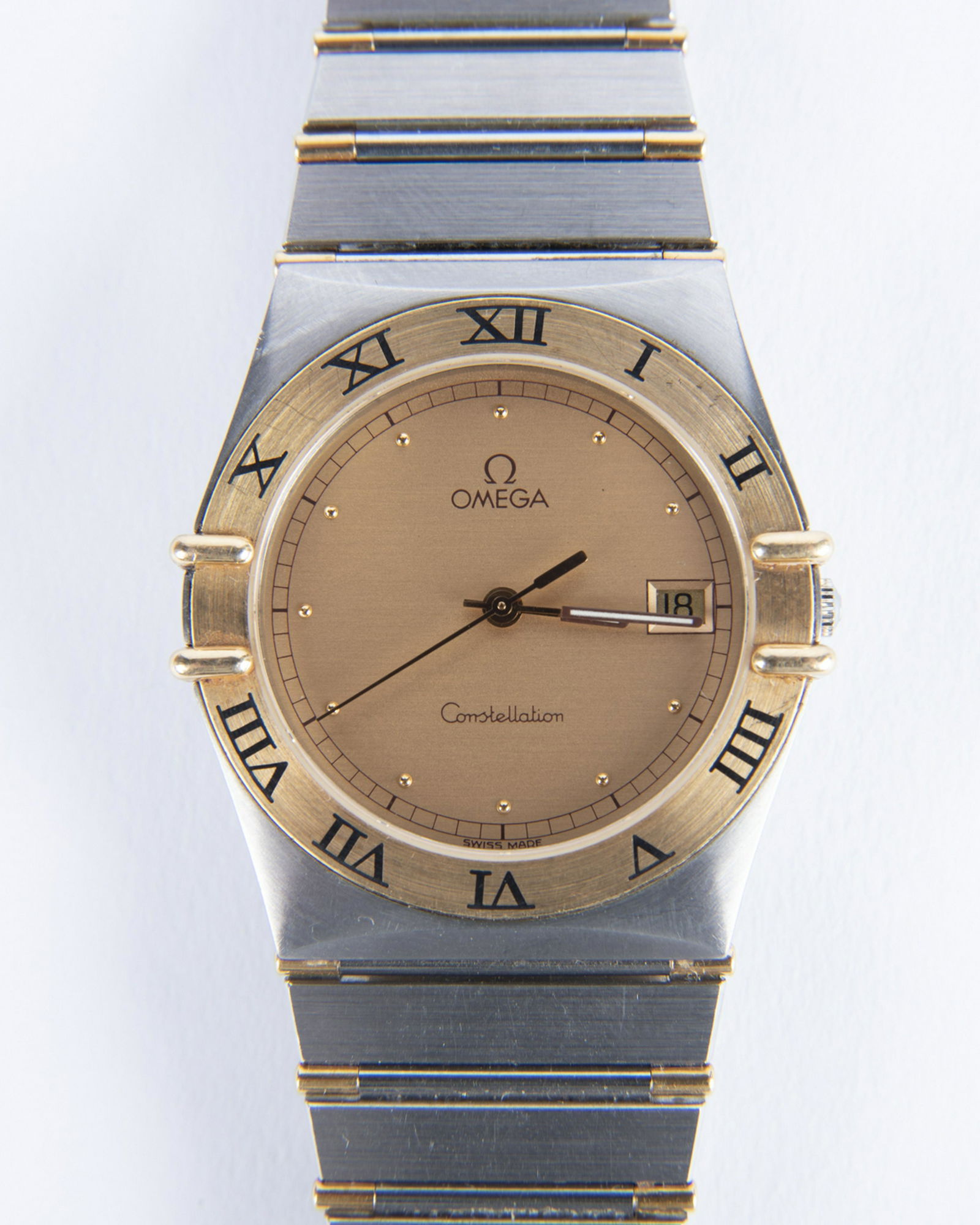 Man's 18k Omega Constellation Wrist Watch (1 of 6)