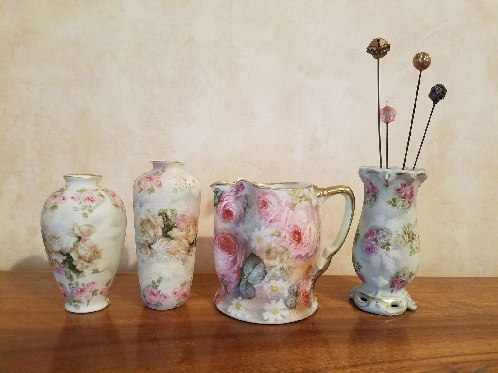 4 Pcs Royal Bayreuth Tapestry (1 of 2)