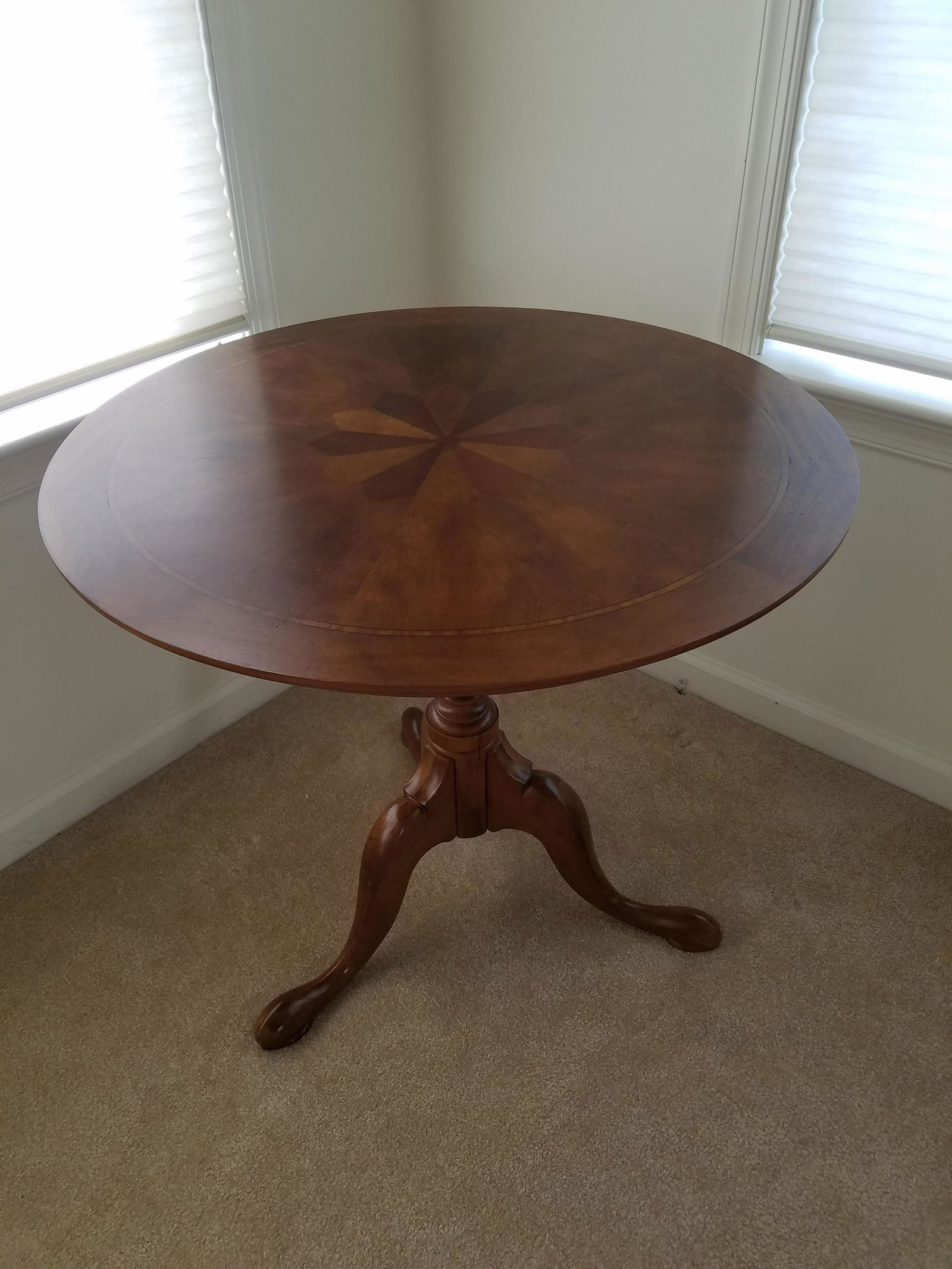 Round Inlaid Table (1 of 3)