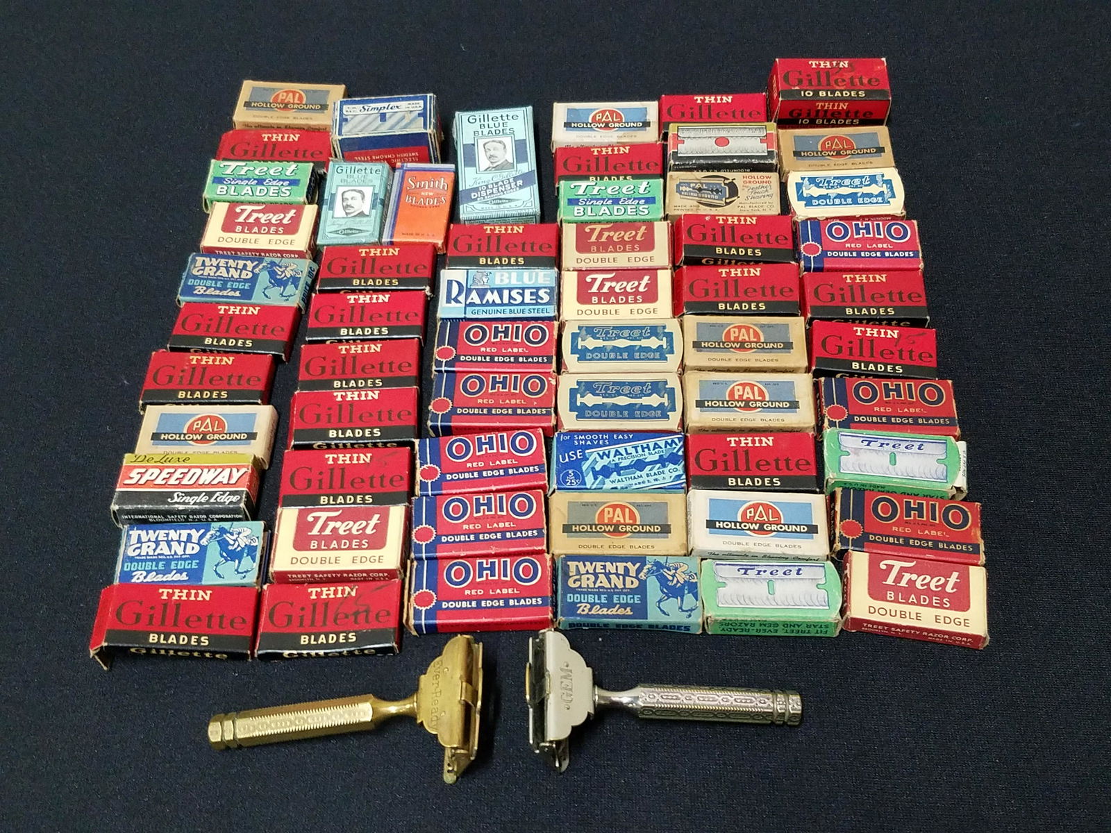 2 Mens Razors and 59 Razor Blade Boxes (1 of 2)