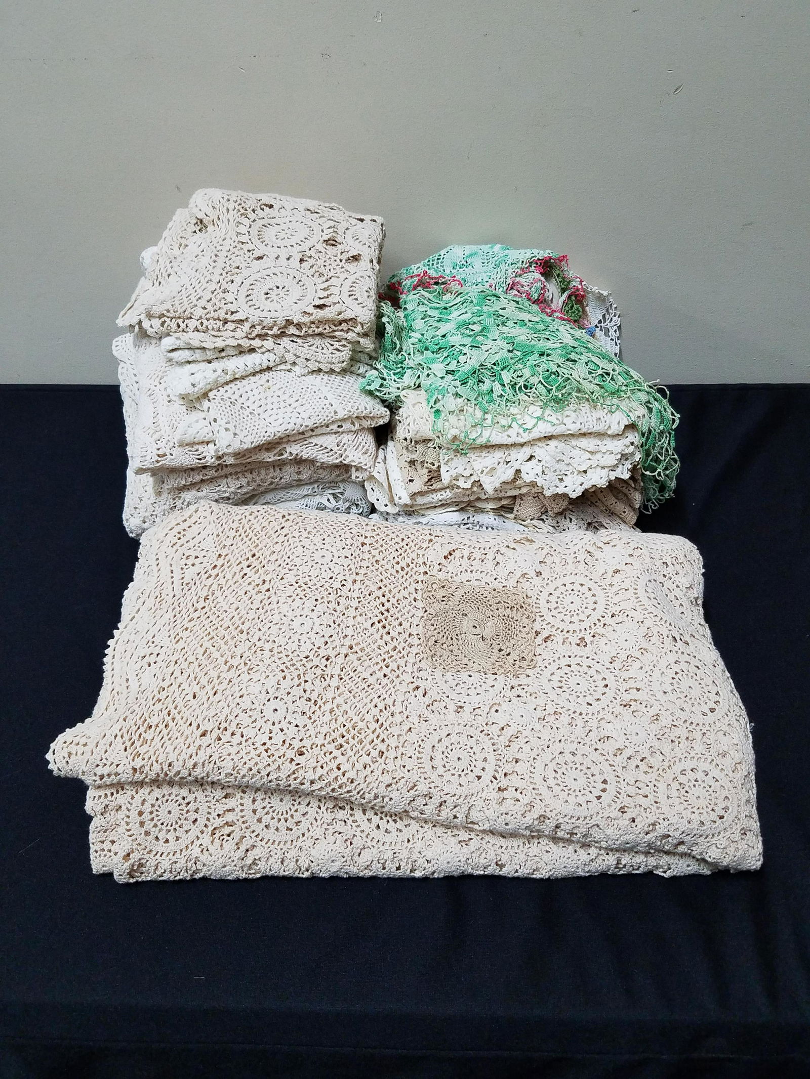 108 Pcs Vintage Lacework (1 of 5)