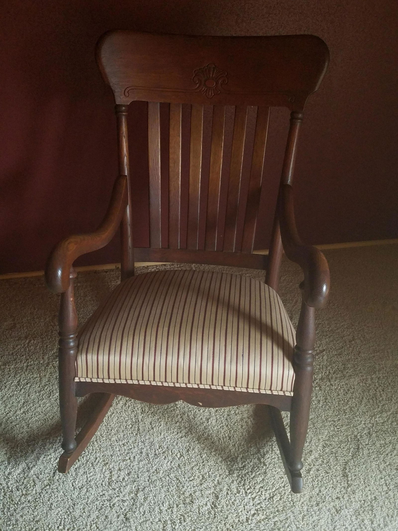 Antique Rocking Chair (1 of 2)