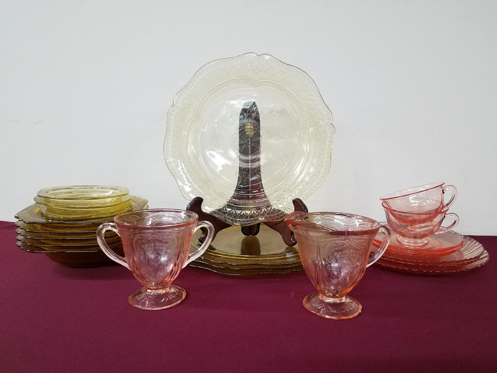 22 Pcs Depression Glass (1 of 2)