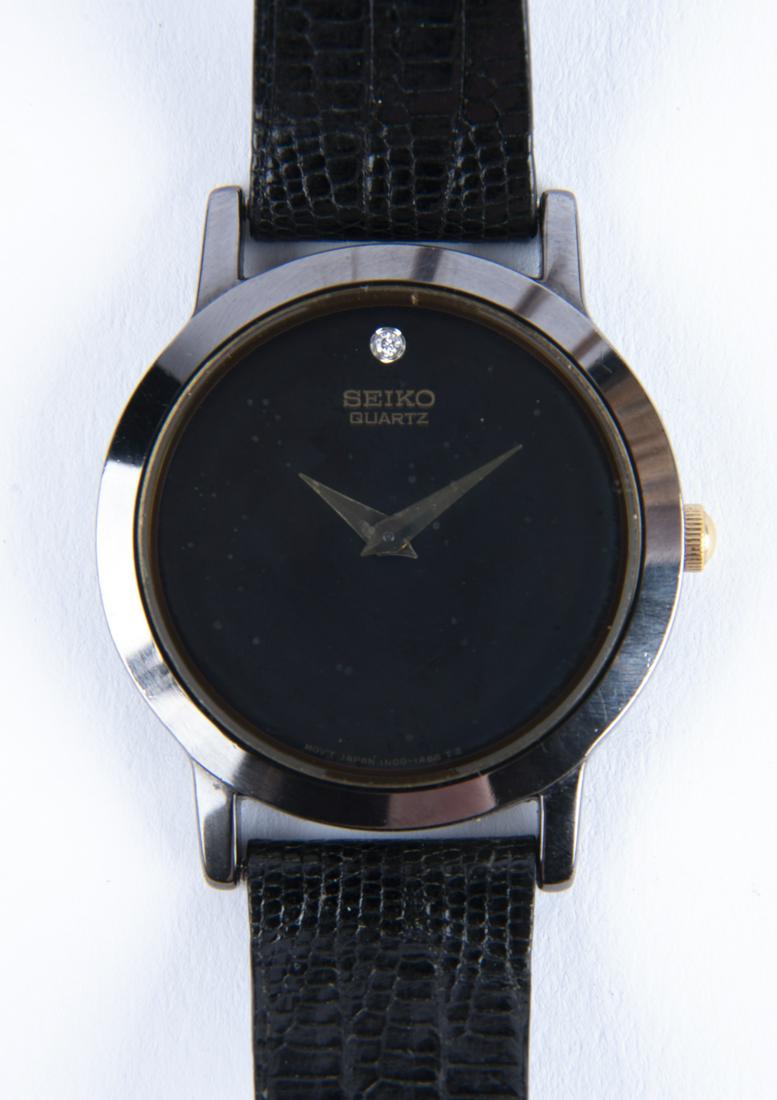 Seiko Quartz Ladies Wrist Watch: DESCRIPTION: Seiko Quartz ladies wrist watch. MEASUREMENTS: 1-1/4" lug to lug. CONDITION: Running.
