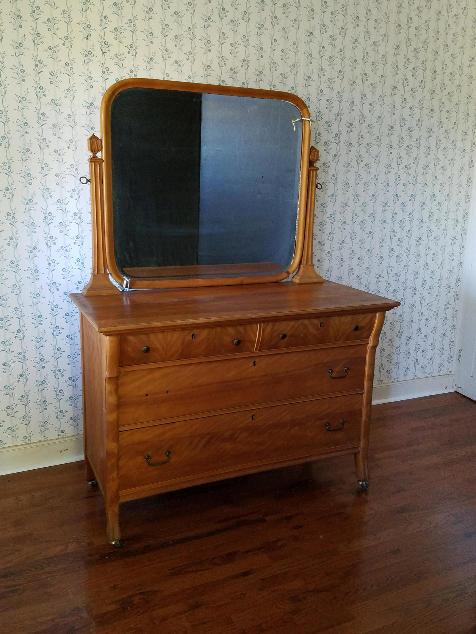 Maple Dresser with Mirror (1 of 4)