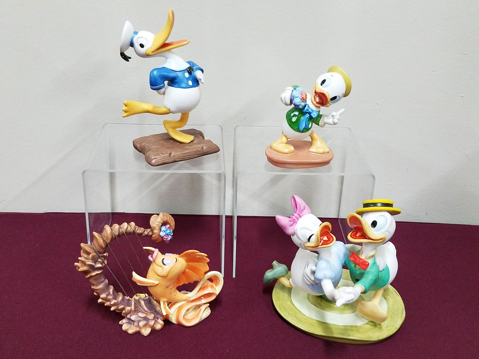 4 Disney Classic Collection Figures incl Donald (1 of 12)