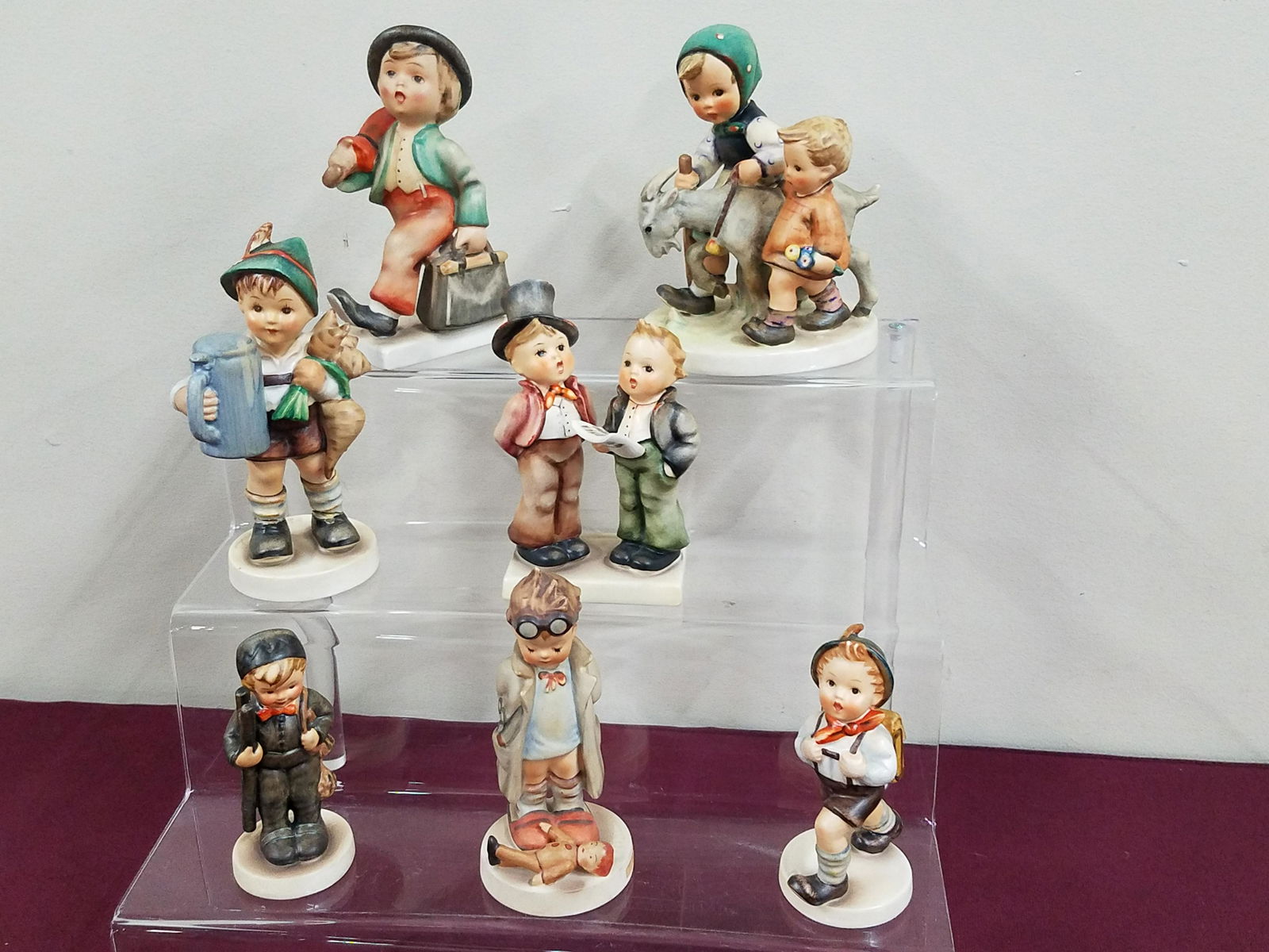 7 Hummel Figurines incl Homeward Bound (1 of 10)
