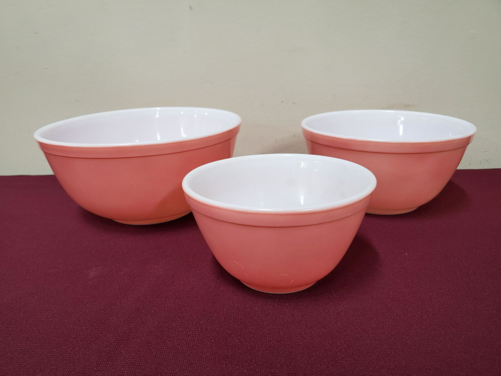 3 Pink Pyrex Nesting Bowls (1 of 3)