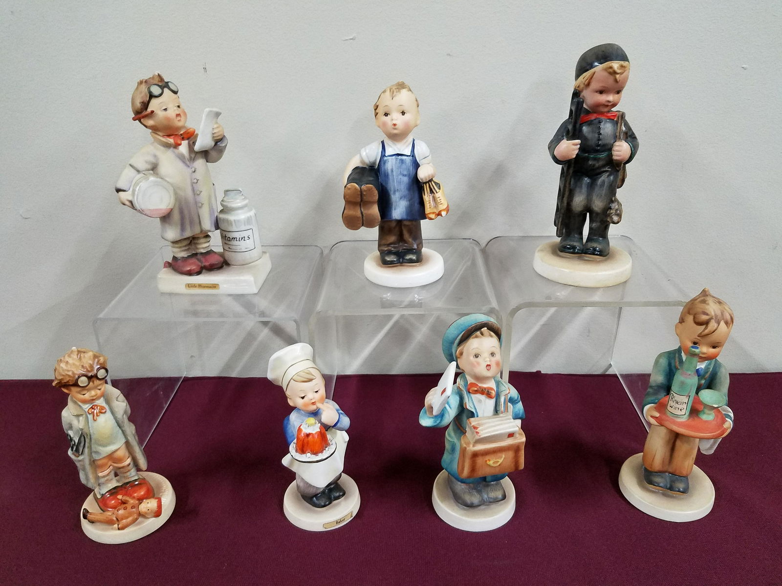 7 Occupational Hummel Figurines incl The Waiter (1 of 16)