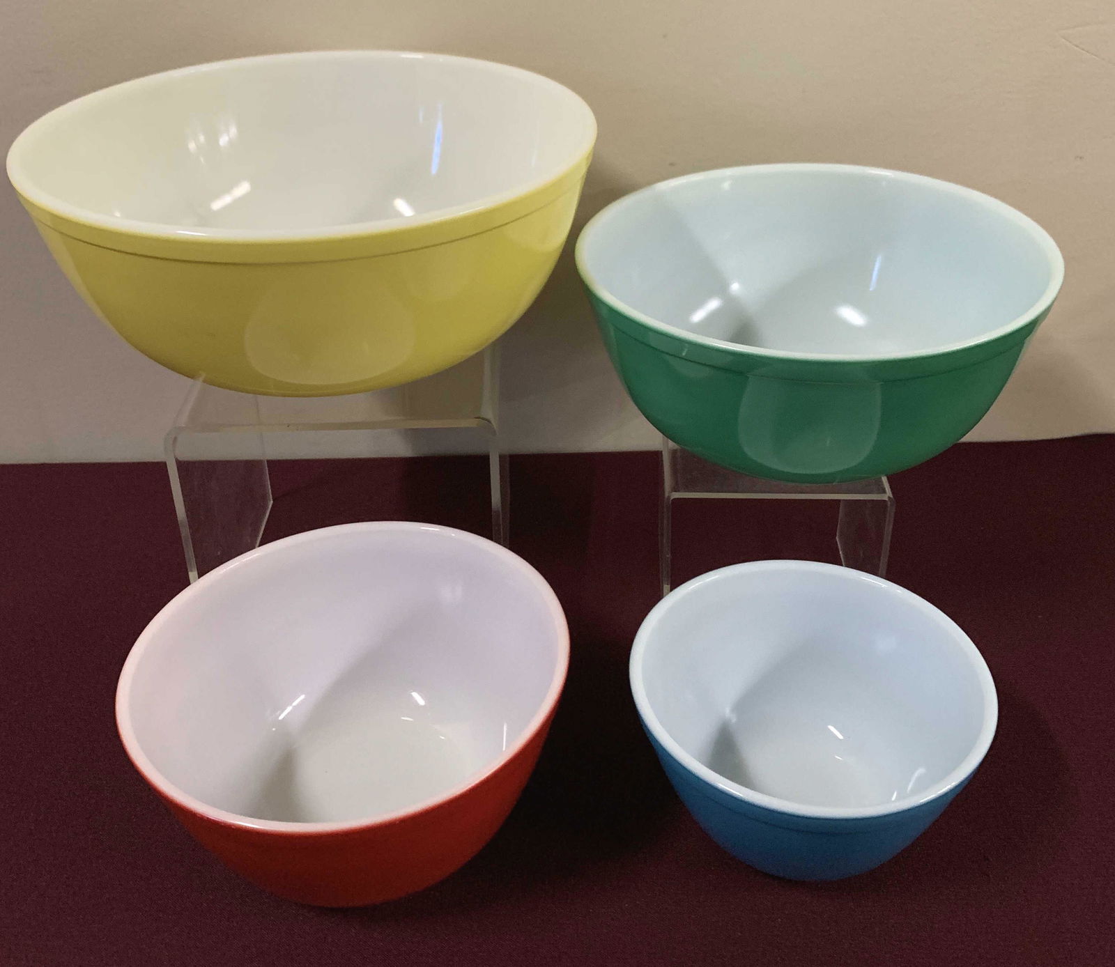 4 Pcs Pyrex Nesting Bowls (1 of 6)