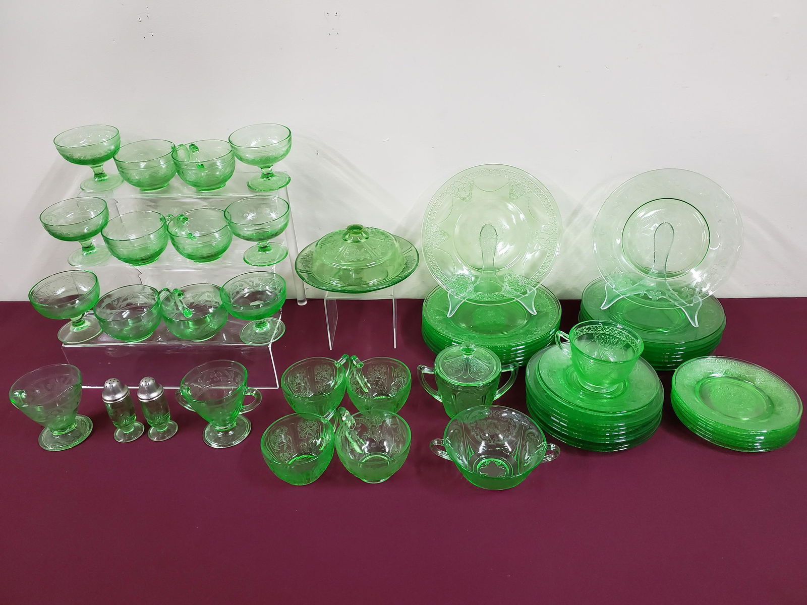 47 Pcs Green Depression Glass (1 of 5)