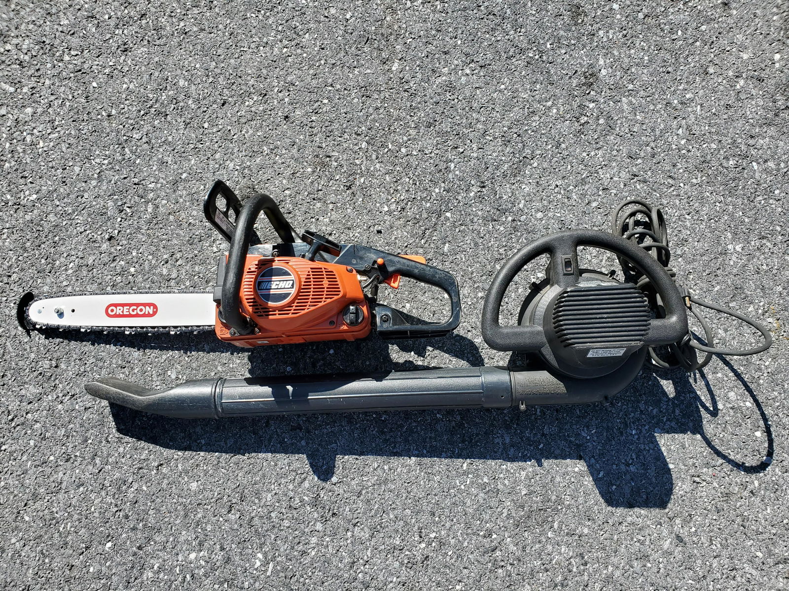 Echo Chain Saw and Leaf Blower (1 of 6)