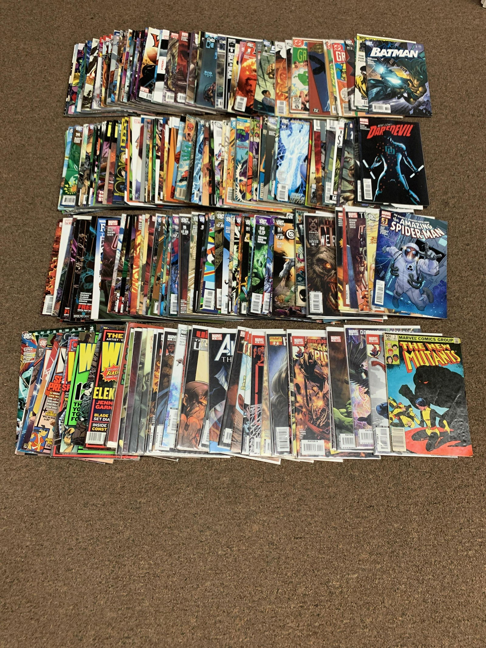 140 Marvel & DC Comic Books (1 of 5)