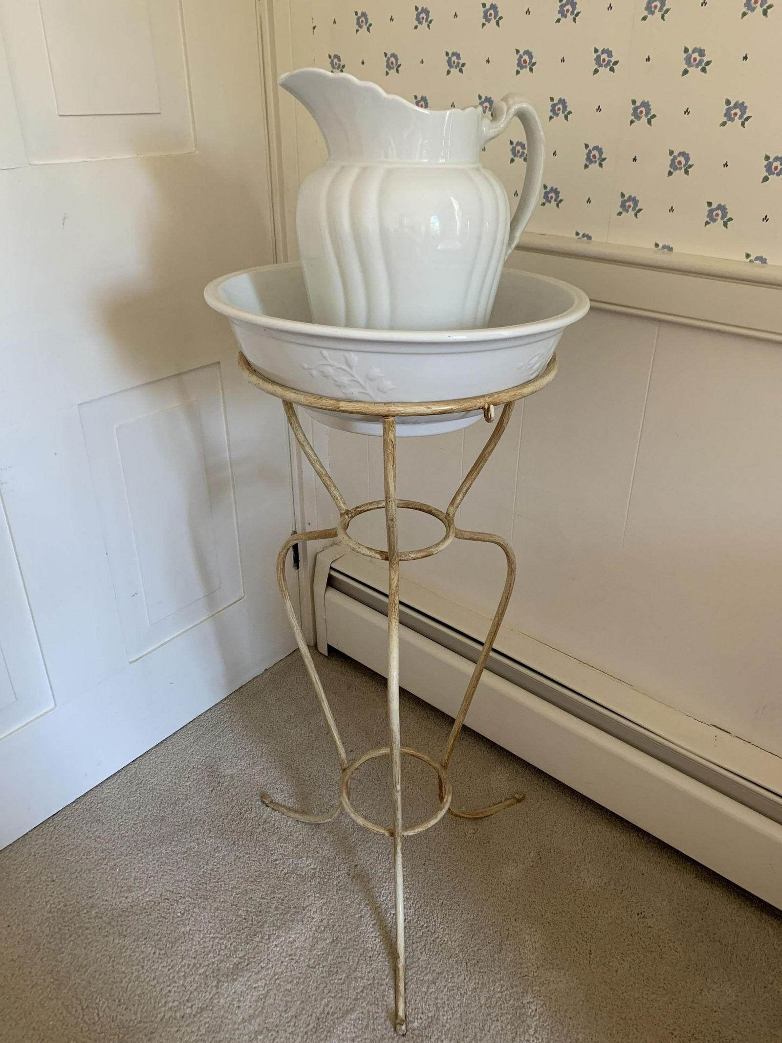 Metal Wash Stand with Bowl and Pitcher (1 of 4)