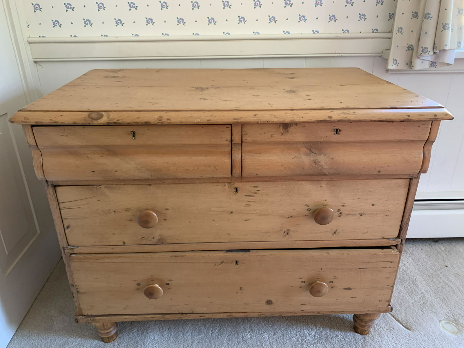Pine Dresser with 4 Drawers (1 of 1)