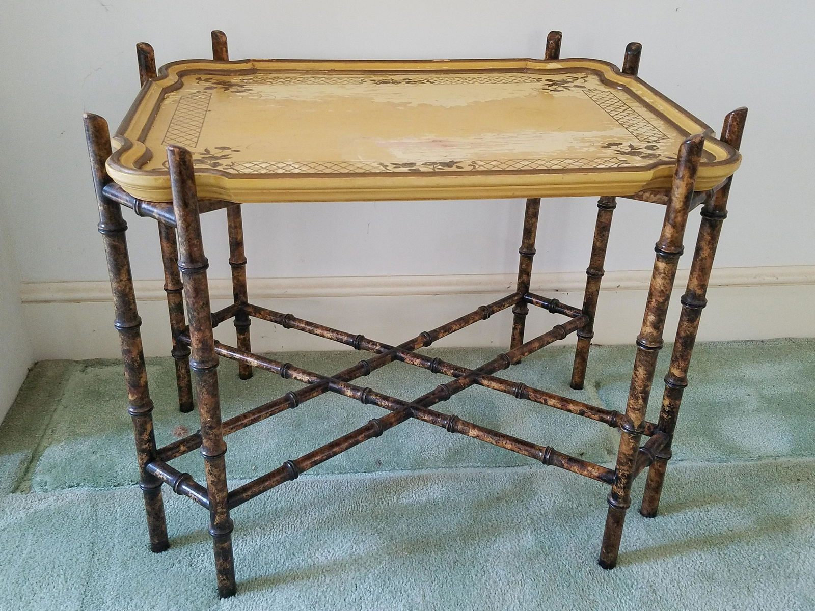 Chinese Style End Table (1 of 2)