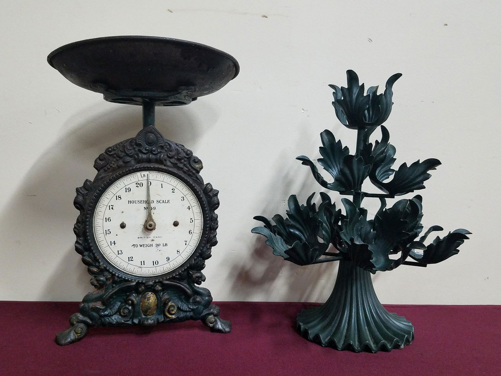 Household Scale and Fruit Holder (1 of 2)