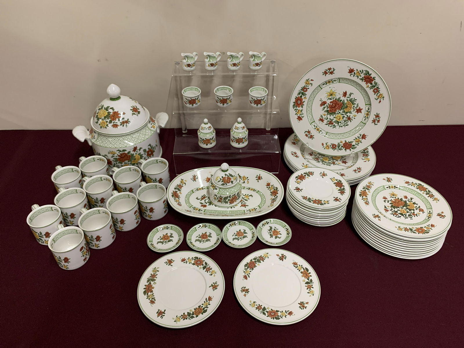 58 Pcs Villeroy & Boch "Summer Day" Dinnerware (1 of 6)