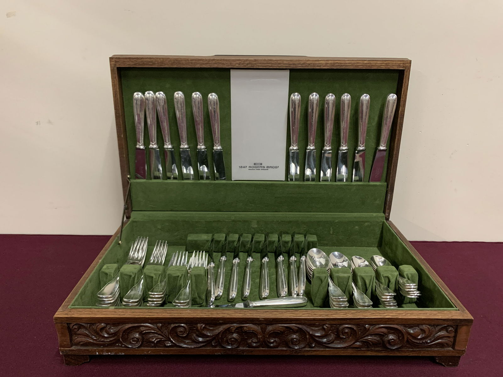 72 Pcs Rogers Bros Silverplate Flatware (1 of 5)
