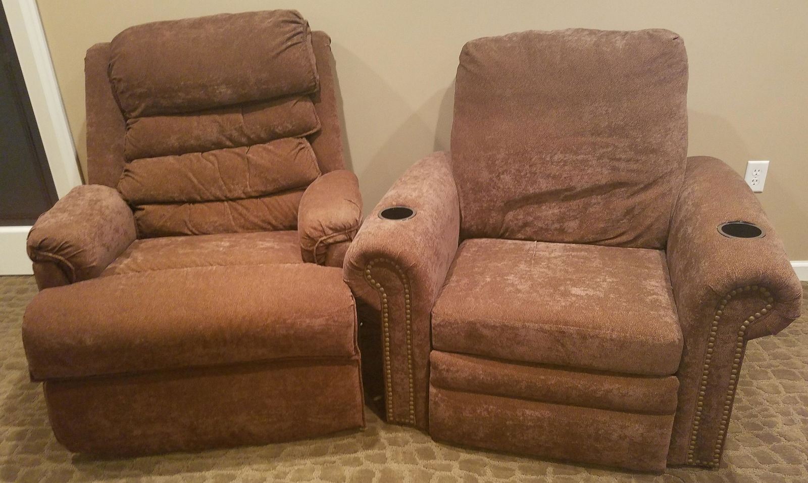 2 Oversized Animal Print Recliner Chairs (1 of 3)