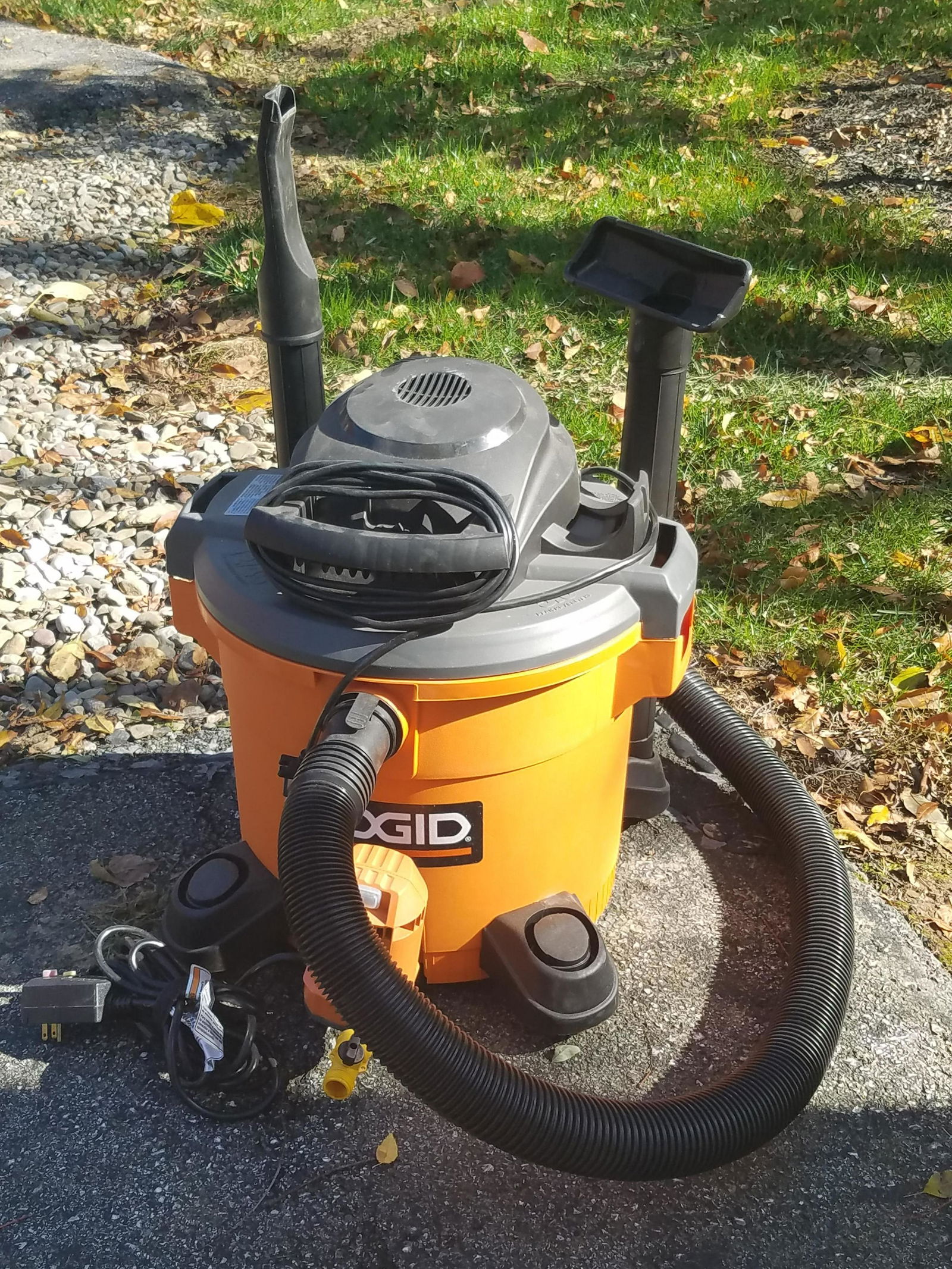 Ridgid Wet/Dry Vac with Pump (1 of 2)