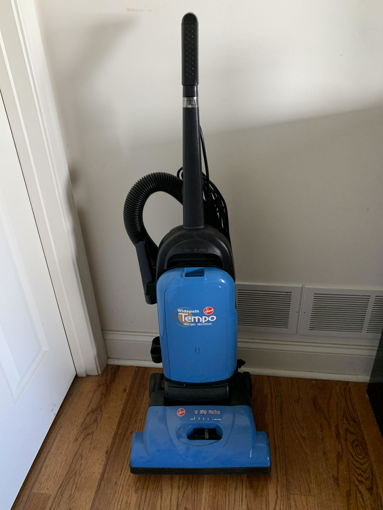 Hoover Wide Path Tempo Vacuum Cleaner (1 of 4)