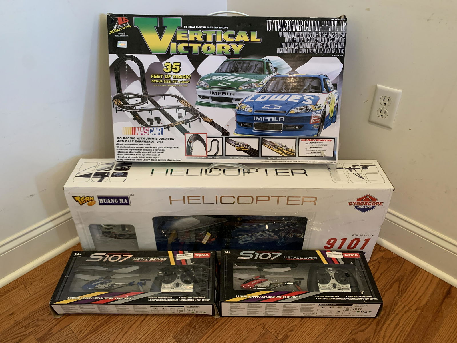 4 Remote Control Crafts incl. Helicopters (1 of 4)