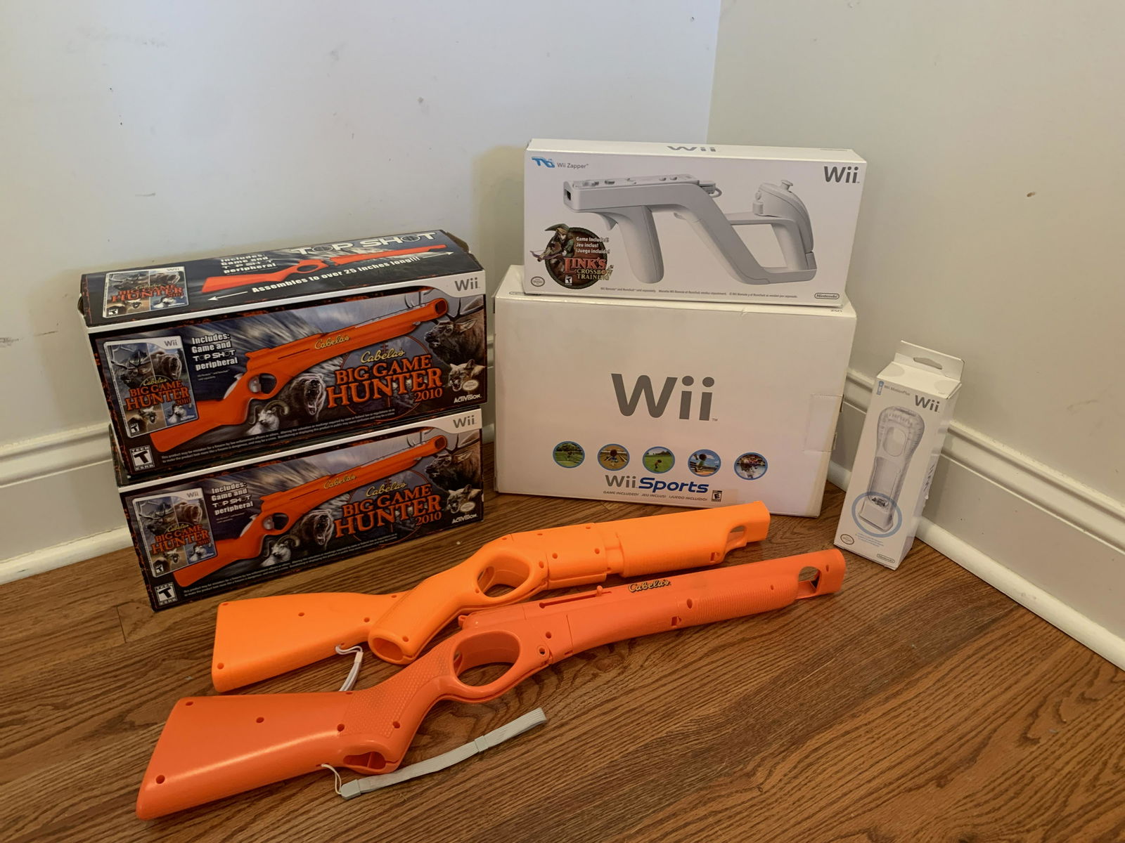 7 Pcs Wii Game System and Accessories (1 of 5)