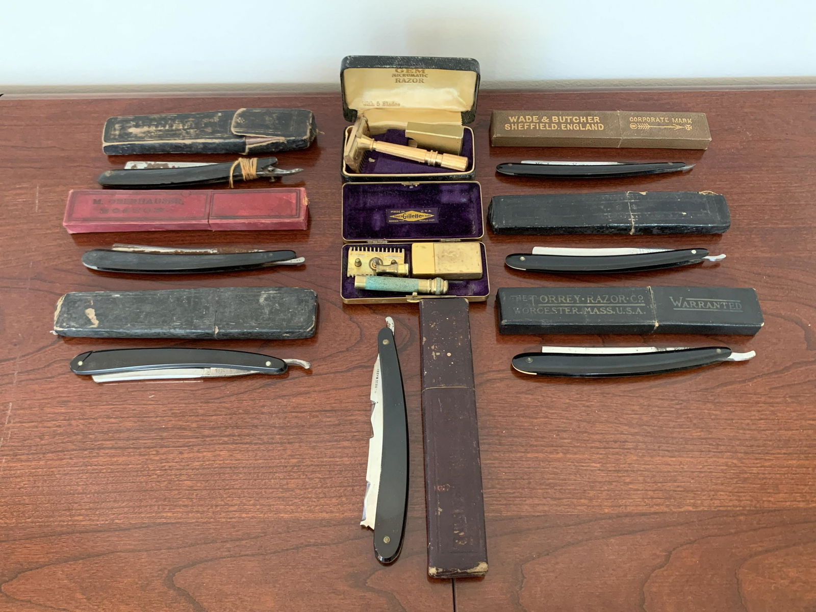 8 Pcs Razors and Gillette Razor Blade Case (1 of 5)