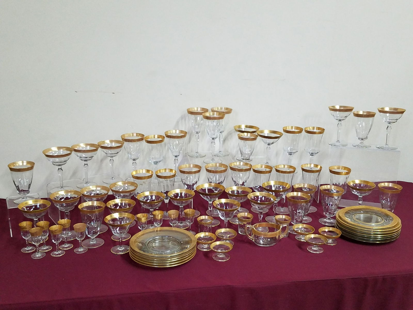 78 Gold Rim Glassware incl Salts (1 of 6)
