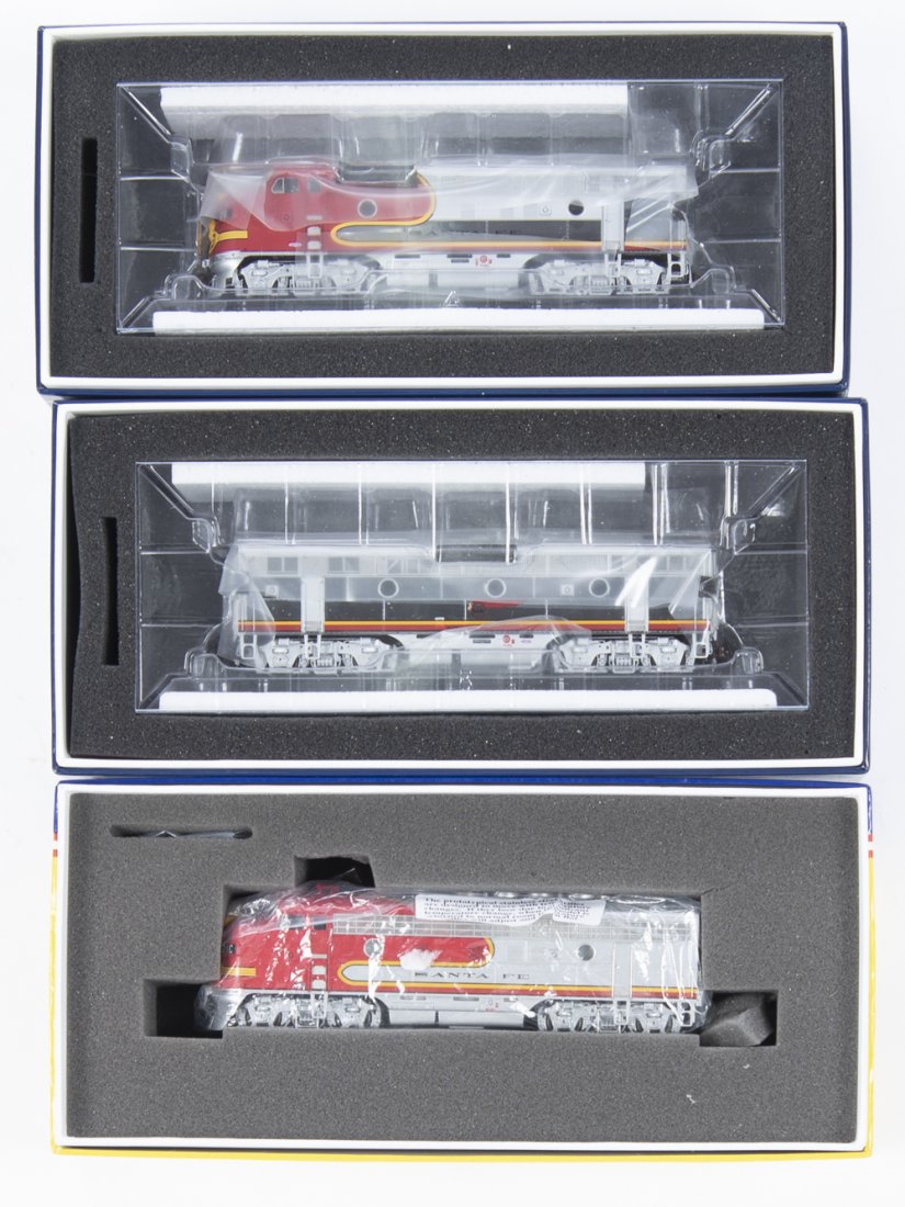 3 Athearn Gen Santa Fe F3 ABA DC / DCC Tsunami (1 of 2)