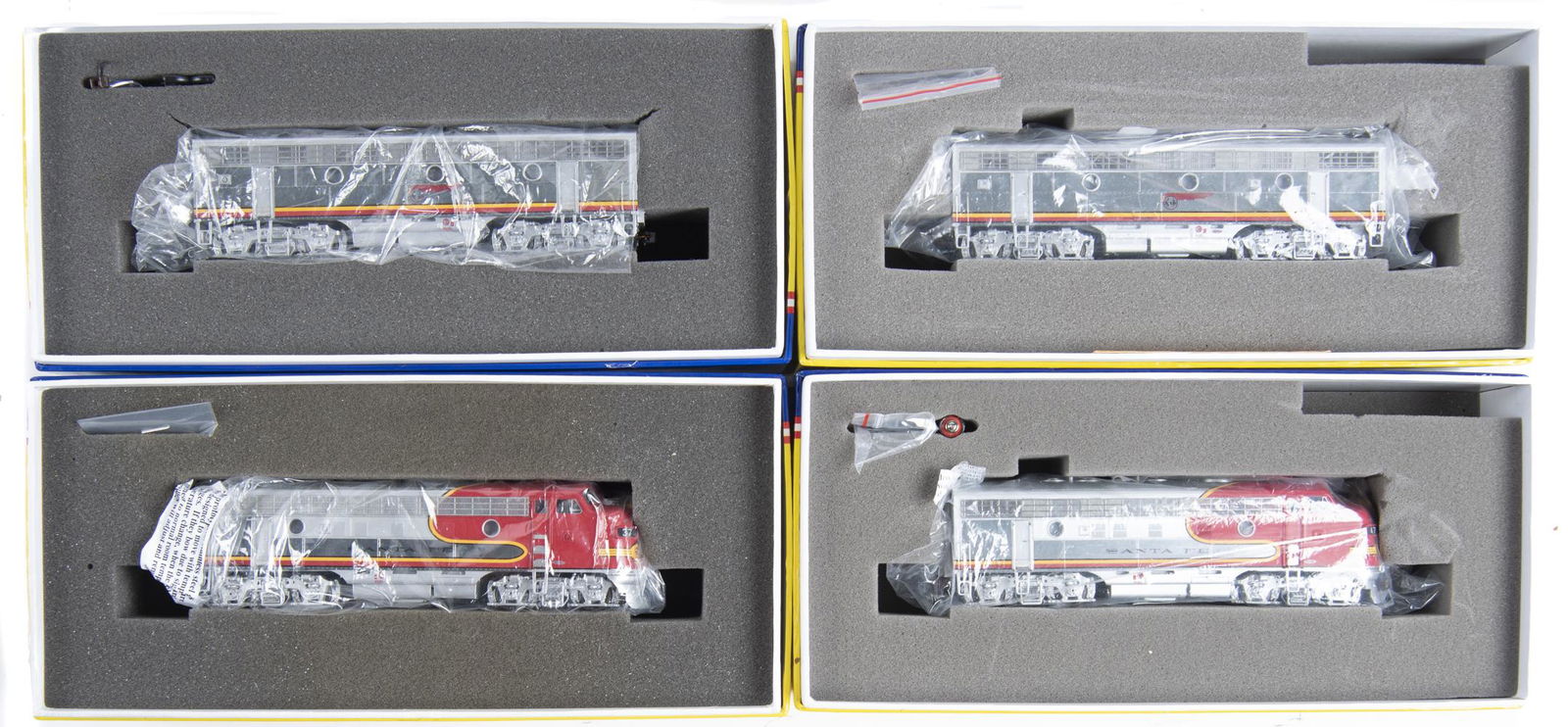 4 HO Athearn Gen Santa Fe Pass F7 A-B-B-A Powered (1 of 3)