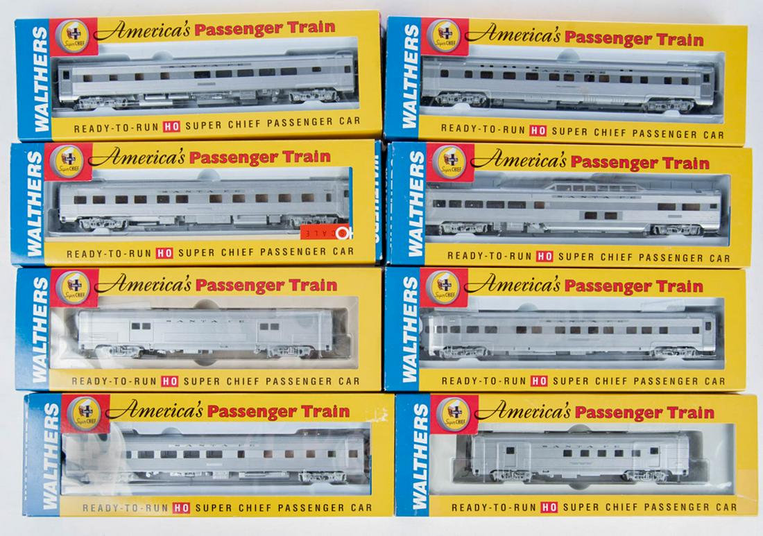 8 HO Walthers Santa Fe Super Chief Passenger Cars (1 of 2)