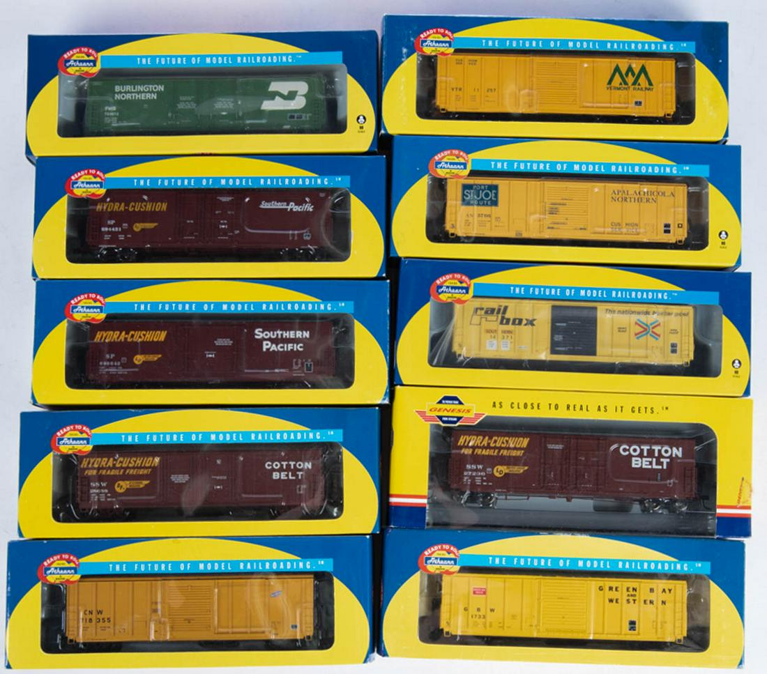 10 HO Athearn / Genesis 50' RTR Boxcars (1 of 2)