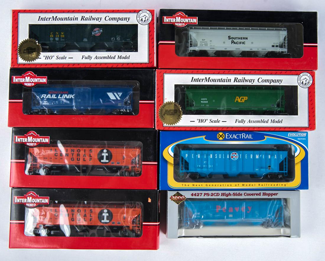 8 HO Grain & Covered Hoppers (1 of 2)