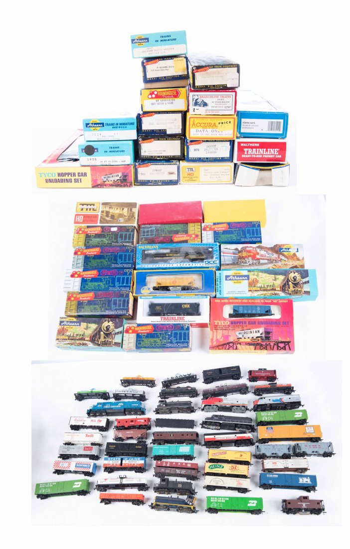 61 HO Mix of Locos and Rolling Stock (1 of 4)