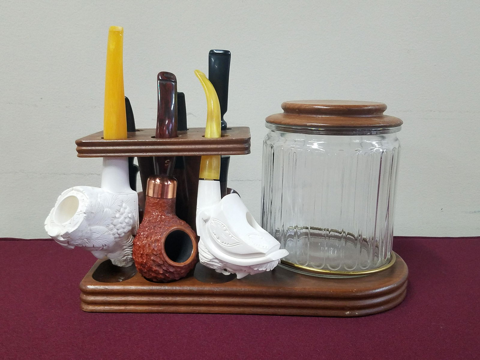 Pipe Stand with 6 Pipes and Tobacco Jar (1 of 4)