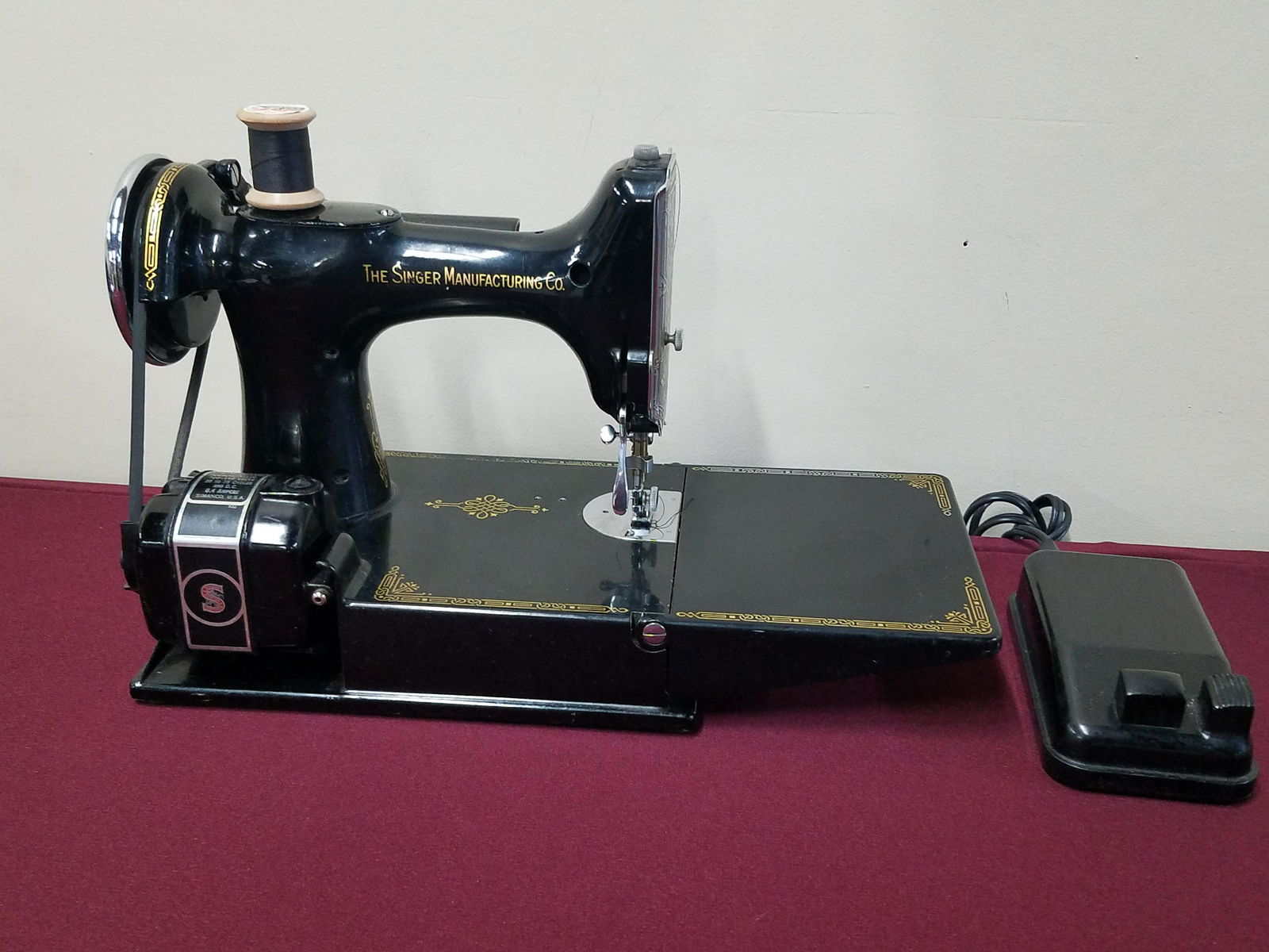 Singer Sewing Machine: In working order. Catalog number: 3-1110. 100-110 volts. 25 to 75 cycles.