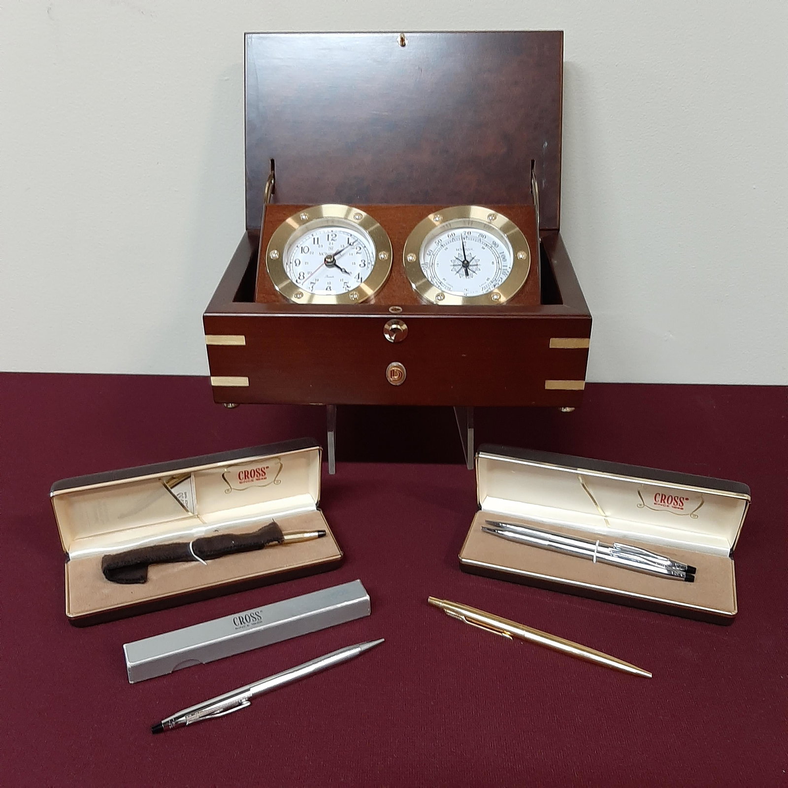 5 Pieces Incl. Parker and Cross Pens (1 of 5)