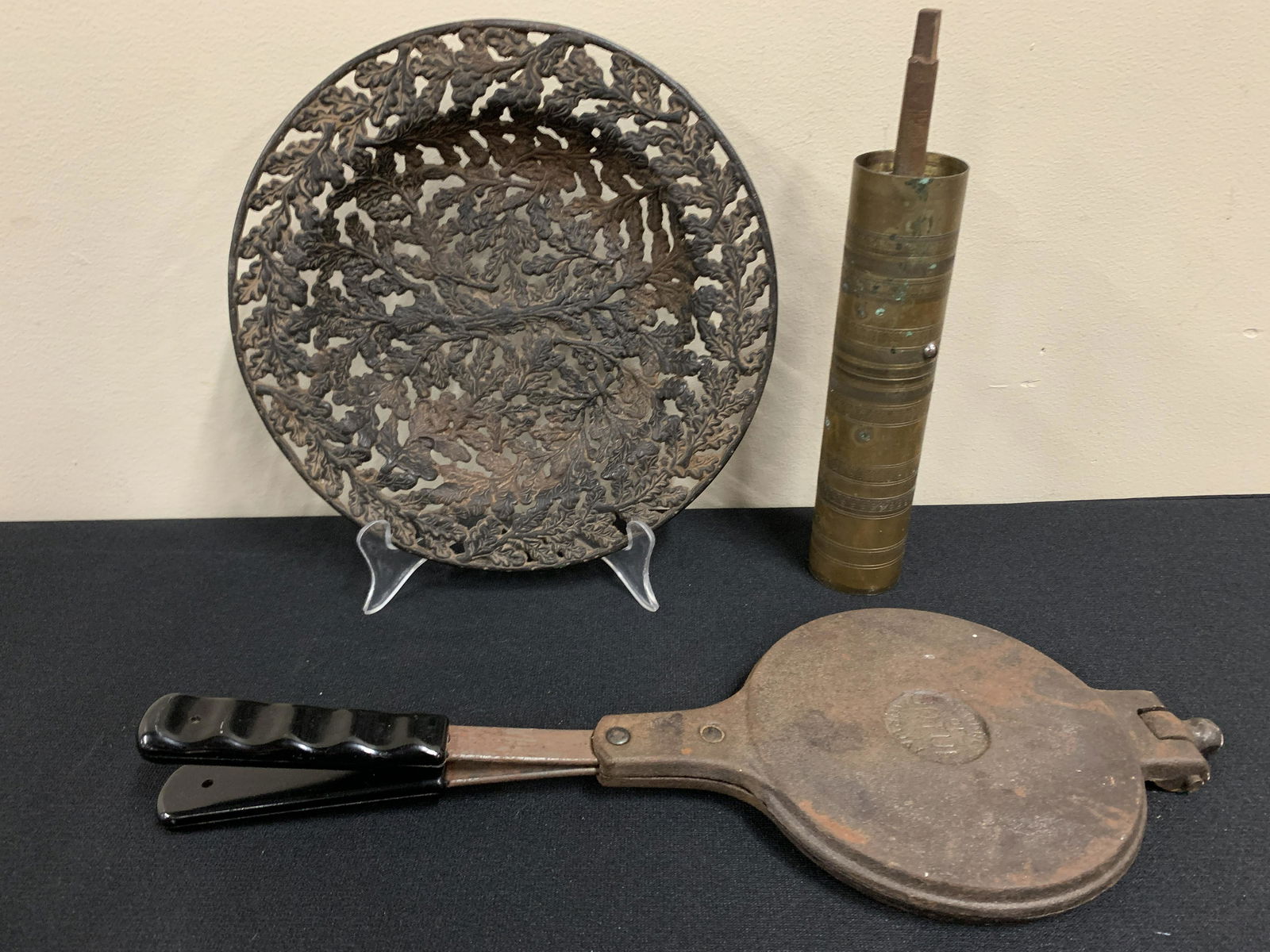 3 Pieces Kitchenalia and 3 Wood Carvings (1 of 14)